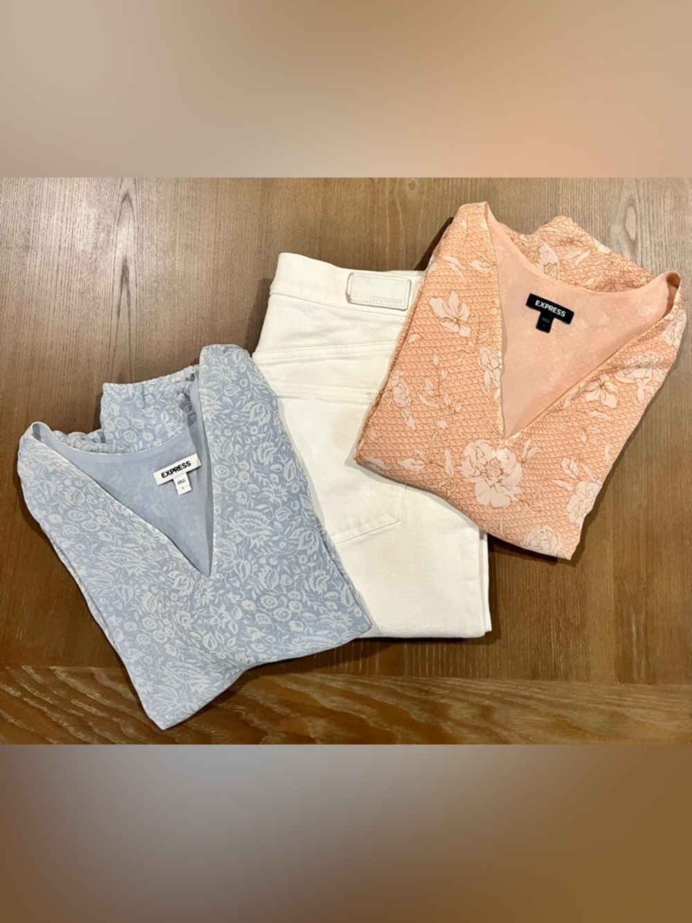 Express Floral V-neck Top Bundle (2) - Size Women’s Large